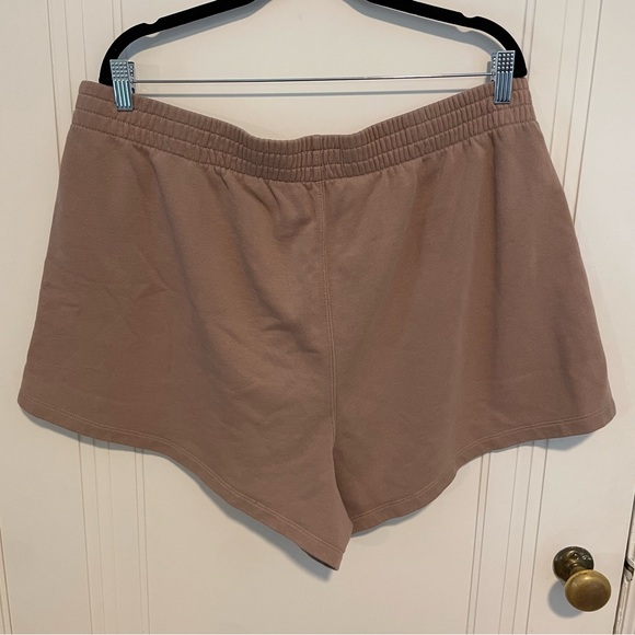 Abercrombie Sunday Sweat Shorts in‎ Tan - Picture 7 of 7